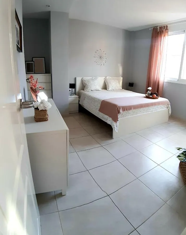 Cozy Apartament In The Heart Of Santa Cruz Spain